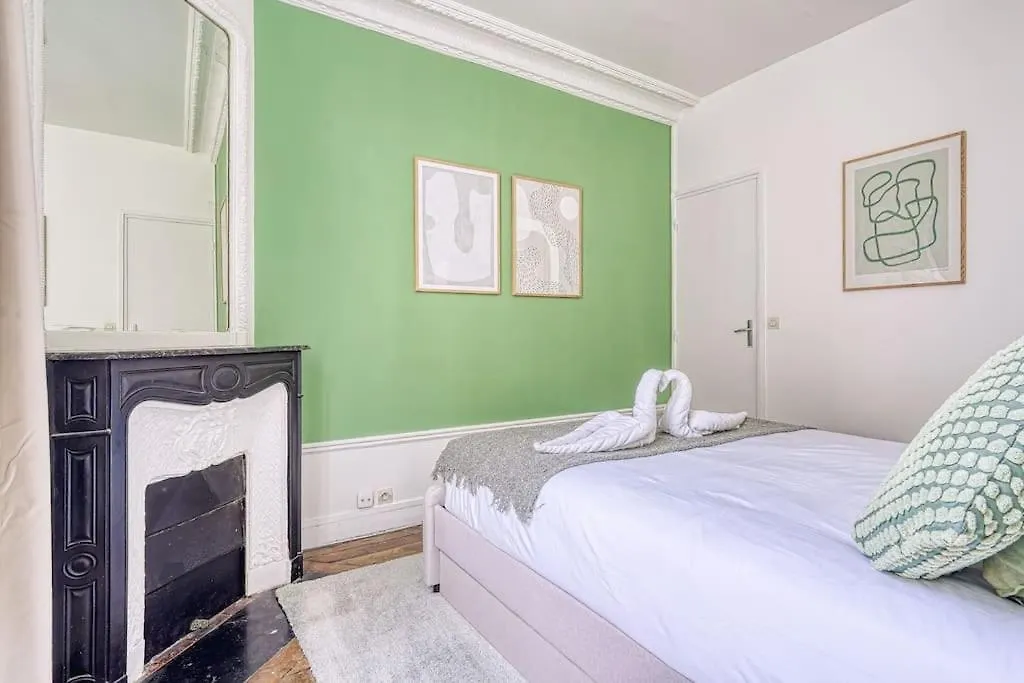 Green Apartment Paris City Center 0*,  France