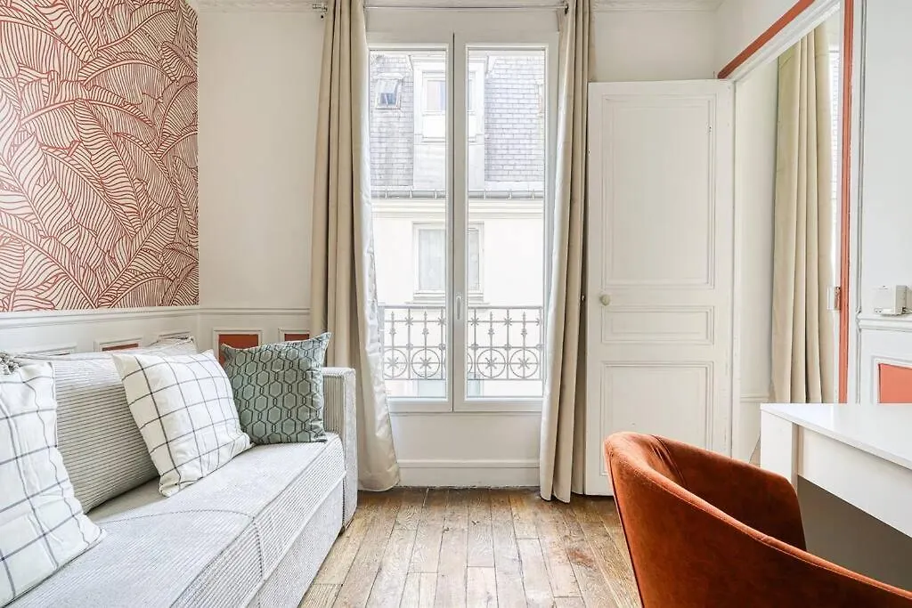 Green Apartment Paris City Center France