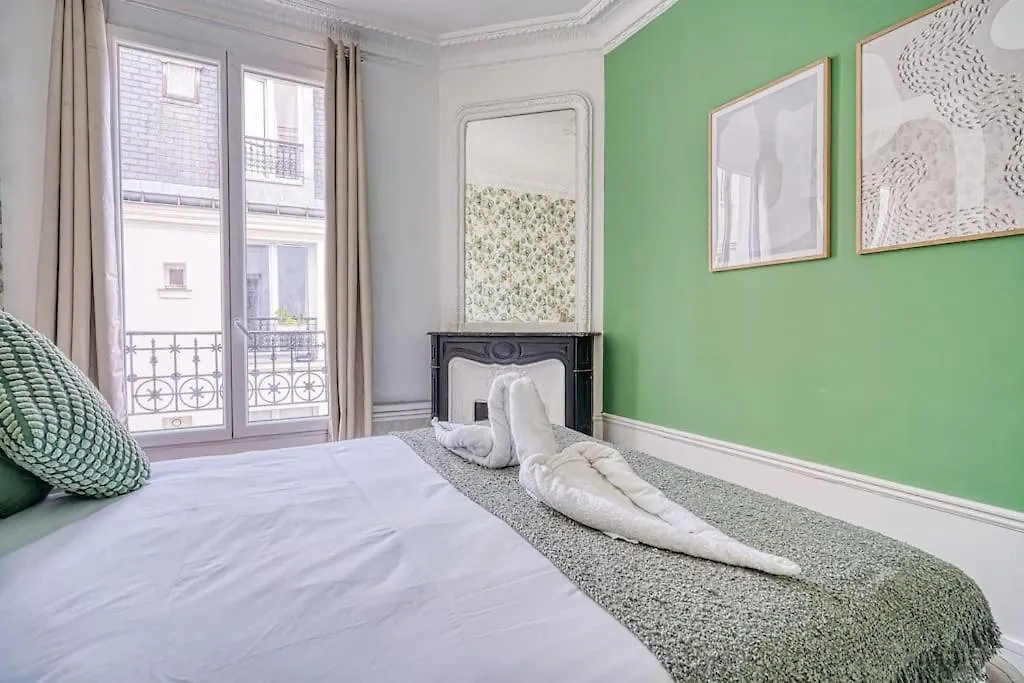 Green Apartment Paris City Center